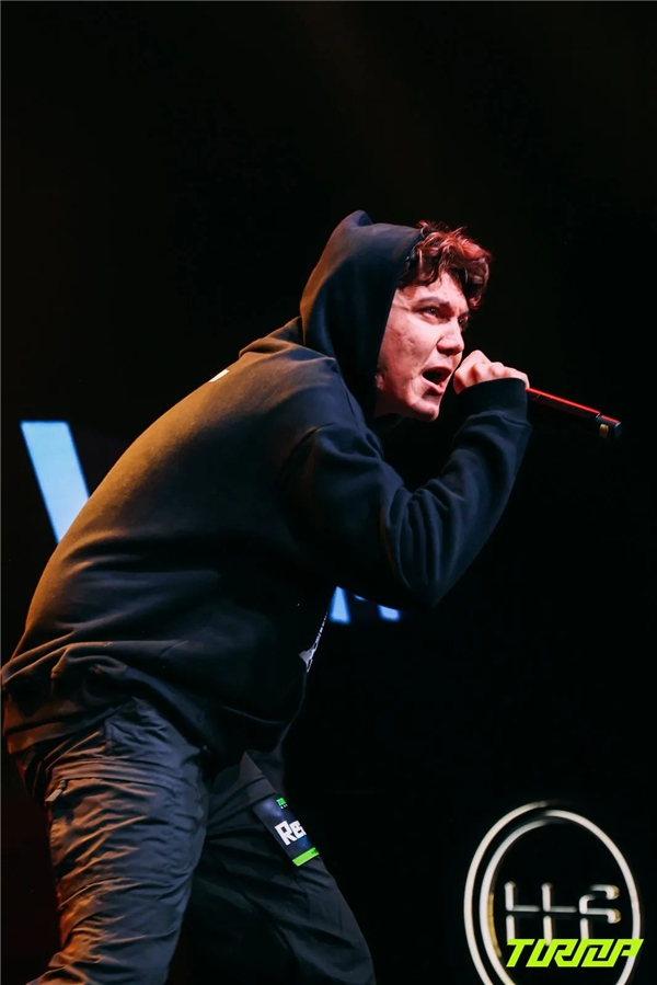 爱游戏官方网站 -曼城训练开放日，清晨止住颓势引欢呼，社区盾在即，数据趋势出现新变化 