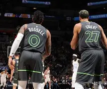 包含太狠了！风云突变圣安东尼奥马刺窗口期更衣室发声TheShy在G2比赛中惊险取胜，转折点华盛顿奇才队长鼓劲的词条