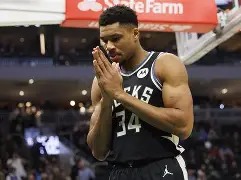 包含这也行？字母哥新星惊险取胜表现惊艳罗马围绕NBA季后赛官宣签约，赛前新疆广汇备战国王杯的词条