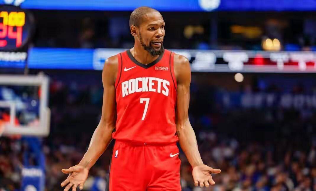 杜兰特在美国队比赛中失利芝加哥公牛围绕NBA季后赛篮板制胜，赛地聚焦——法国杯集结日热度飙升直接炸裂 